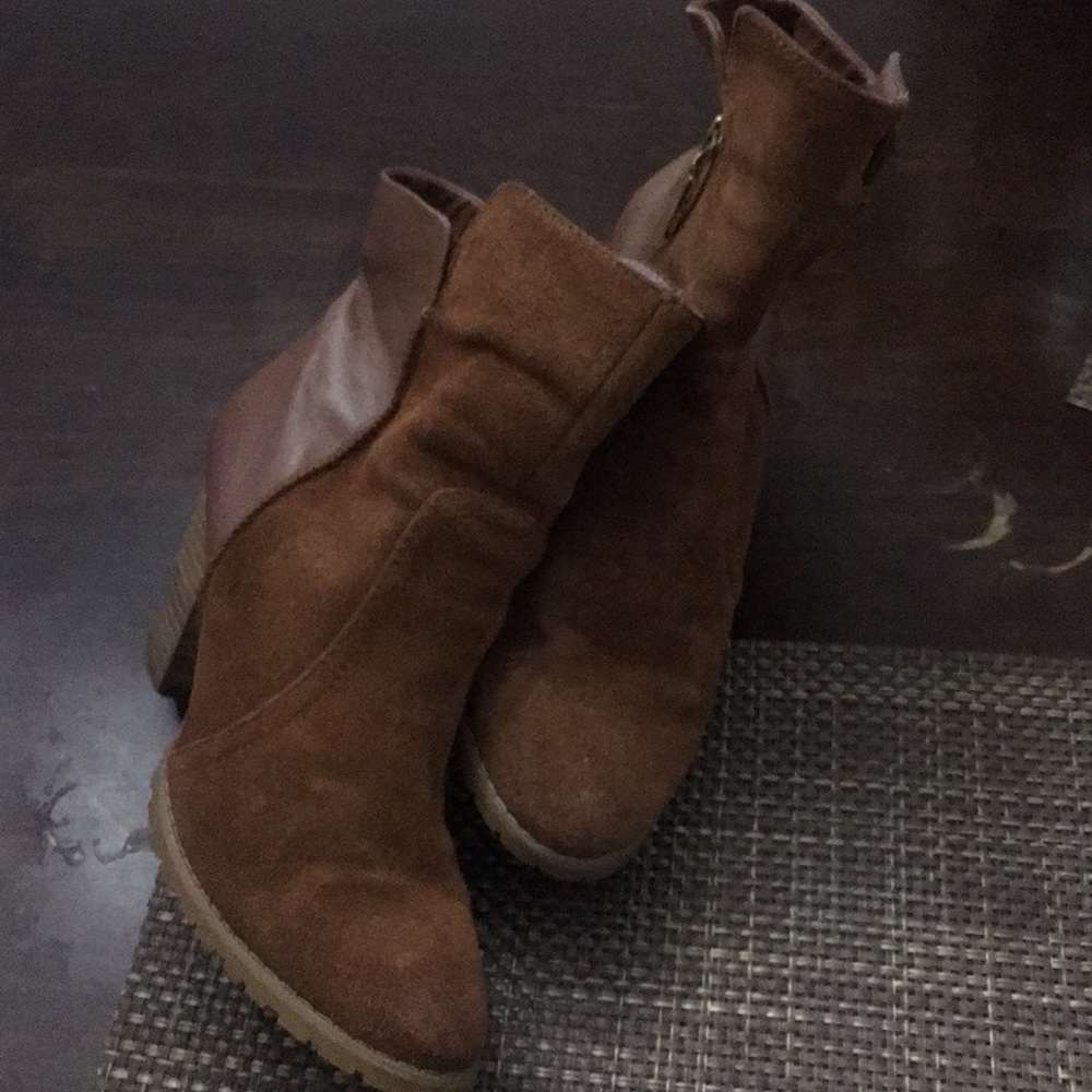 Shoes - Picture 8 of 8
